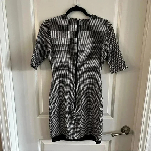 Alice + Olivia Delora Houndstooth Classic Mini Dress - Picture 7 of 7